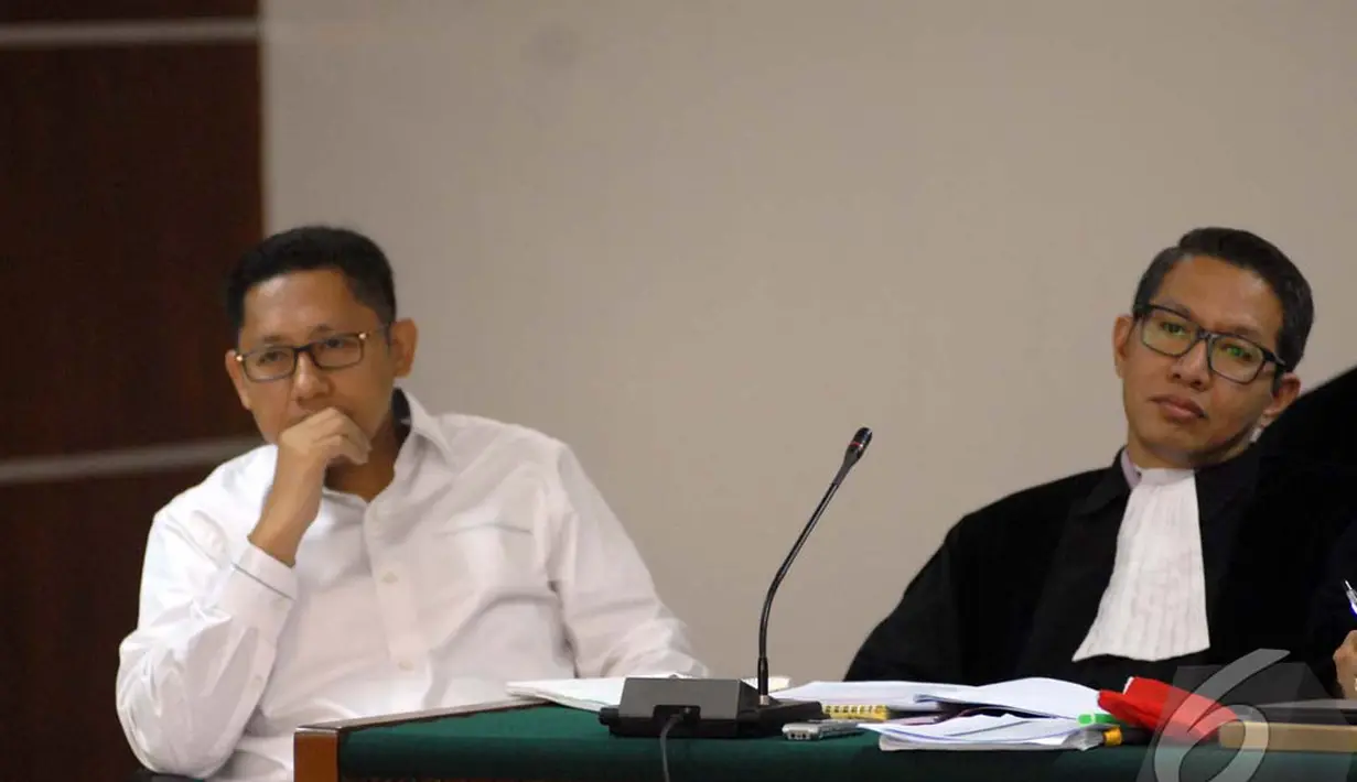 Clara menjelaskan, pembelian mobil Harier itu menggunakan cek dari PT Pacific Putra Metropolitan. Ia mengetahui itu setelah dipanggil mantan Bendahara Umum PD Muhammad Nazaruddin di Mako Brimob dan menjalani pemeriksaan di KPK(Liputan6.com/Miftahul Hayat)