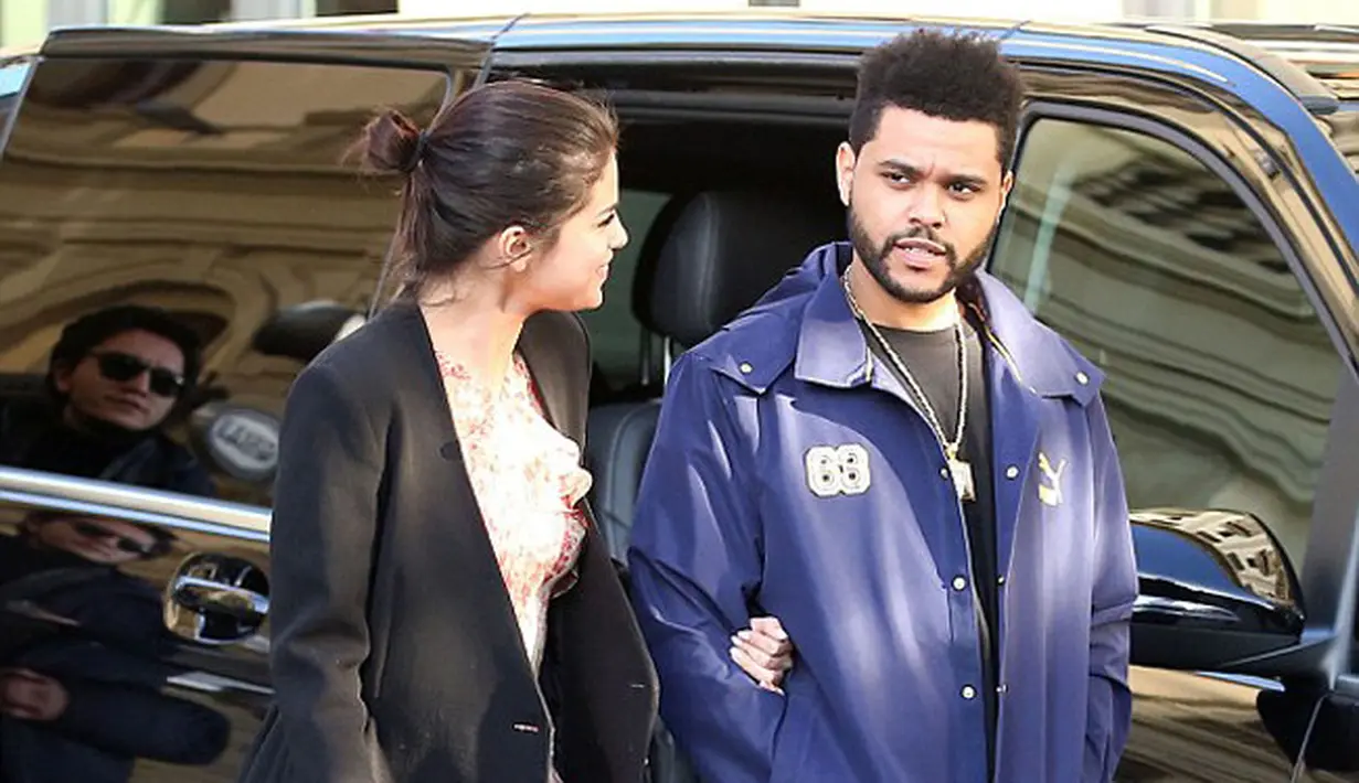 Mengingat masa liburan mereka di Italia, kabarnya The Weeknd mengabadikan kebersamaannya di Instagram dengan fitur Live Story. (doc.dailymail.com)