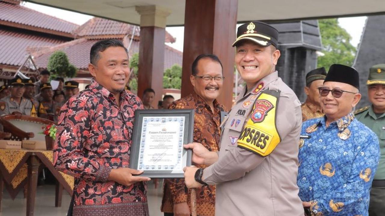 Polres Blitar Beri Apresiasi Pos Kamling Berprestasi, Perkuat Keamanan Lingkungan