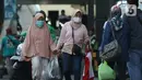 Warga berjalan di kawasan Pasar Blok A Tanah Abang, Jakarta, Selasa (1/9/2020). Angka positivity rate atau persentase kasus positif COVID-19 di Jakarta dalam sepekan terakhir sebesar 9,8 persen, angka ini melebihi standar WHO yang tidak lebih dari 5 persen. (Liputan6.com/Helmi Fithriansyah)