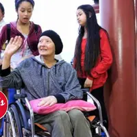 Yana Zein tinggalkan anaknya di Indonesia demi berjuang melawan kanker.