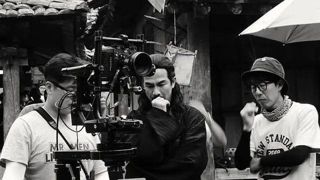 Joe Taslim saat syuting The Swordsman (Instagram/ joe_taslim - https://www.instagram.com/p/Bf-Q7cXHwH9/)