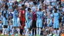 Pemain Manchester City, Nolito, mendapat kartu merah setelah bersitegang dengan pemain Bournemouth, Adam Smith, dalam laga pekan kelima Premier League di Stadion Etihad, Sabtu (17/9/2016) malam WIB. (Reuters/Phil Noble)