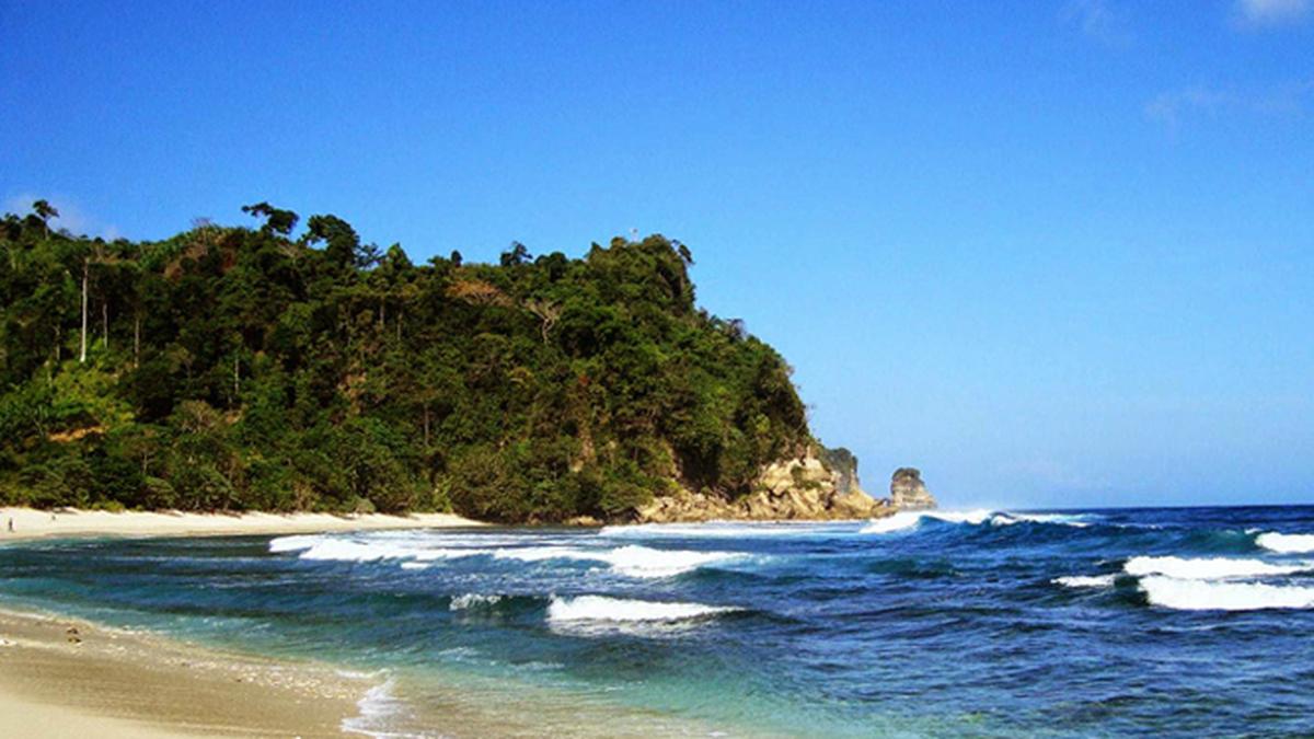 Keindahan Lanskap Pantai Ngalur Tulungagung - Citizen6 Liputan6.com