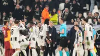 Tangis Gelandang Juventus Pecah di Bangku Cadangan
