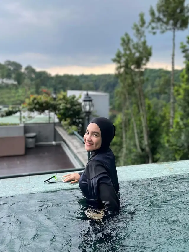 Gaya Intan Nuraini saat liburan