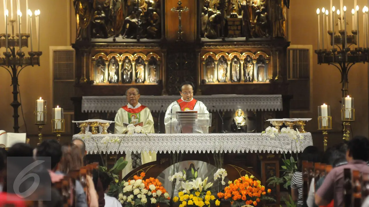 20161224 Perayaan Misa Natal di Gereja Katedral