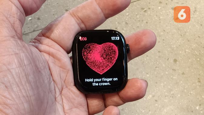 Fitur ECG di Apple Watch Series 10, tapi absen di Apple Watch SE 3. (Liputan6.com/ Yuslianson)