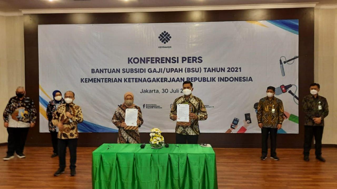 Pemerintah Kembali Salurkan Bantuan Subsidi Upah kepada Pekerja Patuh Kepesertaan Jamsostek