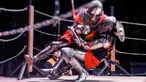 Para kontestan berduel dalam ajang Warrior 2020 di Moskow, Rusia, pada 23 Februari 2020. Warrior 2020, sebuah turnamen kesatria internasional dan pertunjukan abad pertengahan yang unik, digelar di Moskow pada Minggu (23/2). (Xinhua/Maxim Chernavsky)