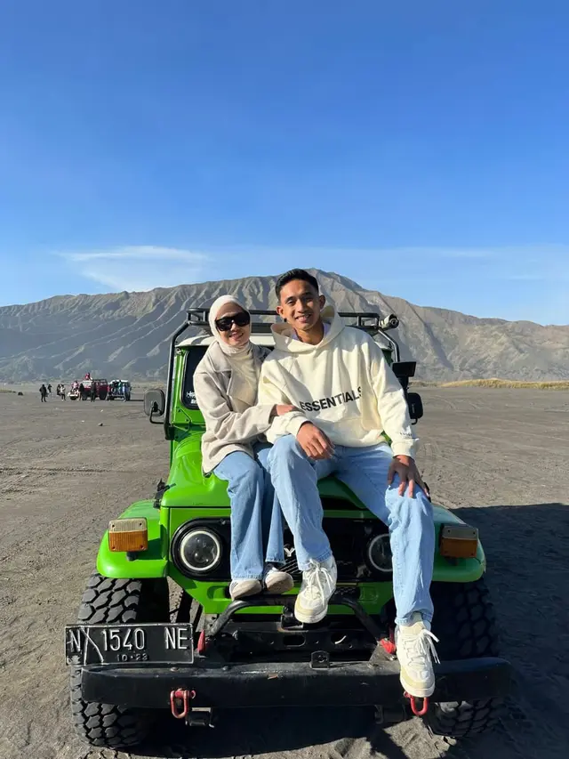 Potret mesra Rizky Ridho dan tunangannya (credit: tiktok/sendyauliaaa)