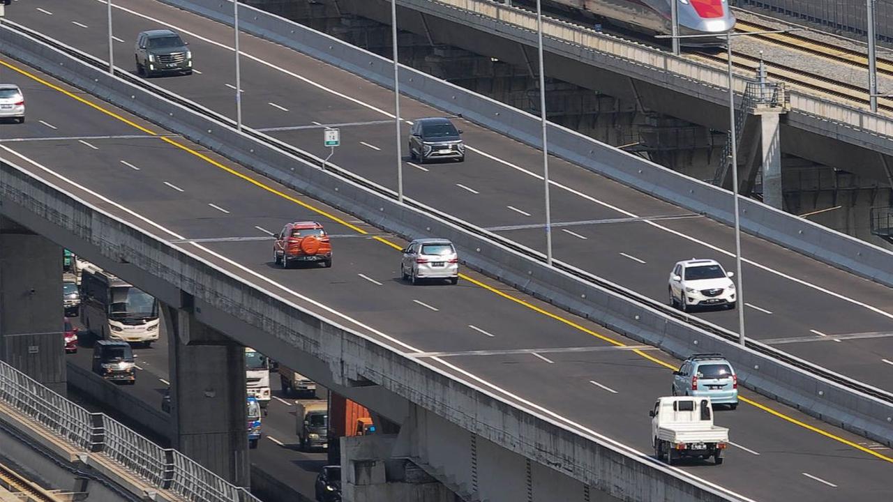 FOTO: Biaya Bengkak Kereta Cepat Jakarta-Bandung Akhirnya Tertutupi, Ini Sumber Dananya