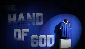 Bola Gol Tangan Tuhan Maradona Laku Rp50 Miliar, Jauh di Bawah Perkiraan