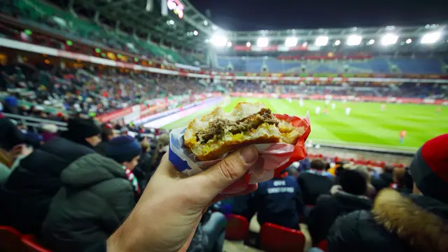 Nonton Big Match Bola Langsung dari Stadionnya? Eits, Siapkan Dulu Beberapa Hal Ini