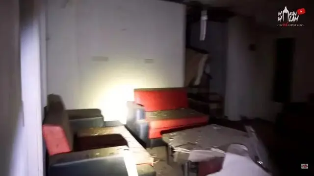 Rumah Chelsea Olivia yang terbengkalai (YouTube/Malam-Malam)