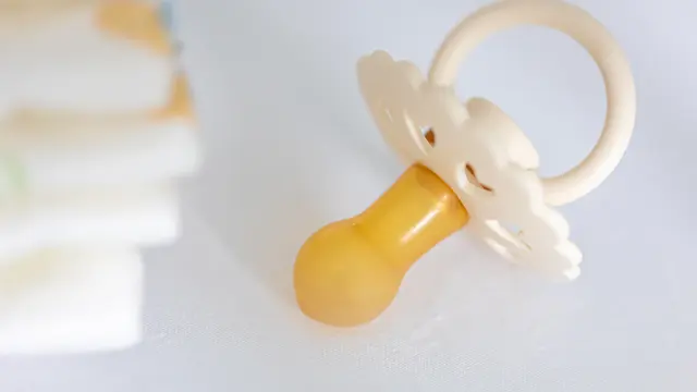 Sediakan Mainan Khusus untuk Digigit