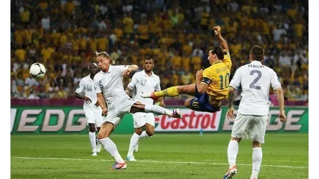 Berikut ini video enam gol Zlatan Ibrahimovic di ajang Piala Eropa. 
