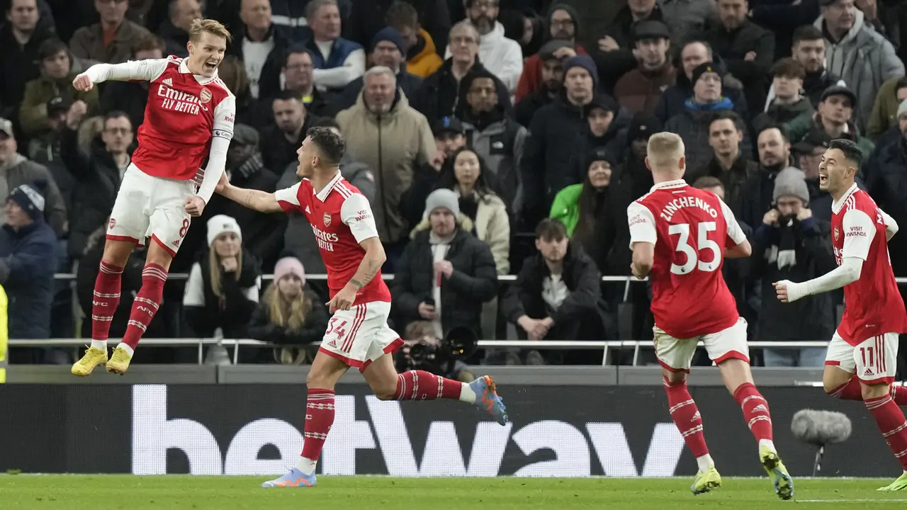 Arsenal Kokoh di Puncak Klasemen Liga Inggris Usai Kalahkan Tottenham Hotspur