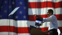 Kandidat presiden dari Partai Demokrat AS Senator Illinois Barack Obama berbicara dalam sebuah kampanye di Western Gateway Park di Des Moines, Iowa, 31 Oktober 2008. (AFP Photo/Emmanuel Dunand)