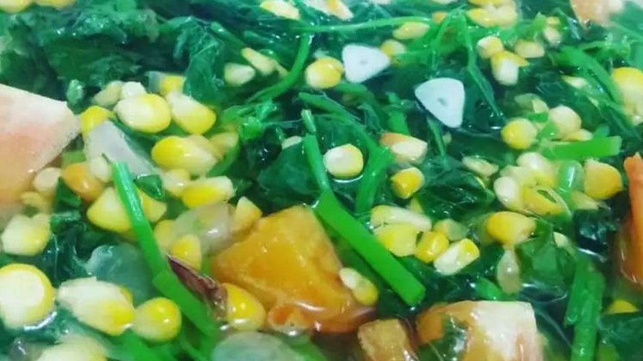 1. Sayur Bayam Bening Jagung