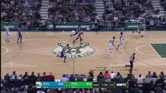 Berita video game recap NBA 2017-2018 antara Milwaukee Bucks melawan Philadelphia 76ers dengan skor 118-110.