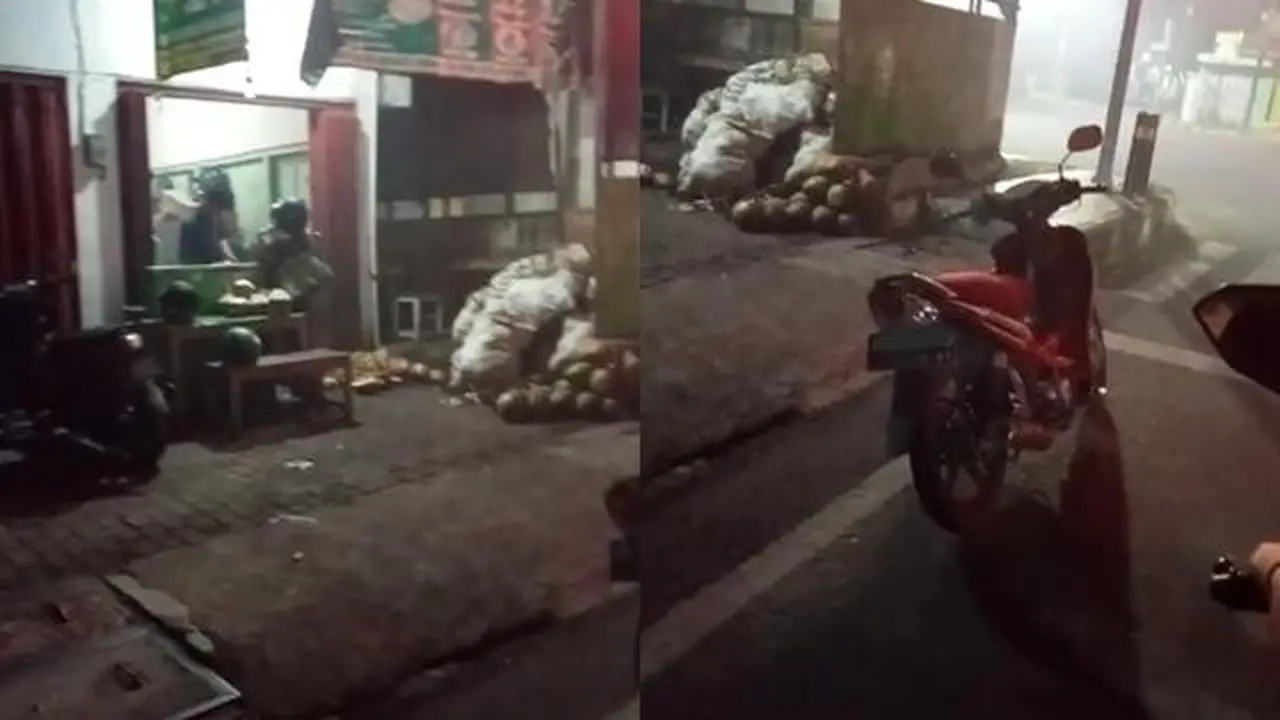 Tingkah Laku Nyeleneh Ibu-Ibu Tak Ada Habisnya, Tinggalkan Motor di Tengah Jalan Demi Kelapa Muda