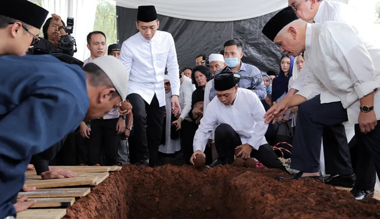 Pemakaman Mantu Hatta Rajasa