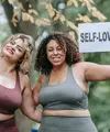 Di tengah tren kecantikan yang datang silih berganti, body positivity menawarkan cara pandang bahwa tubuh tidak harus selalu mengikuti satu bentuk ideal. (Foto/Dok : Pexels)