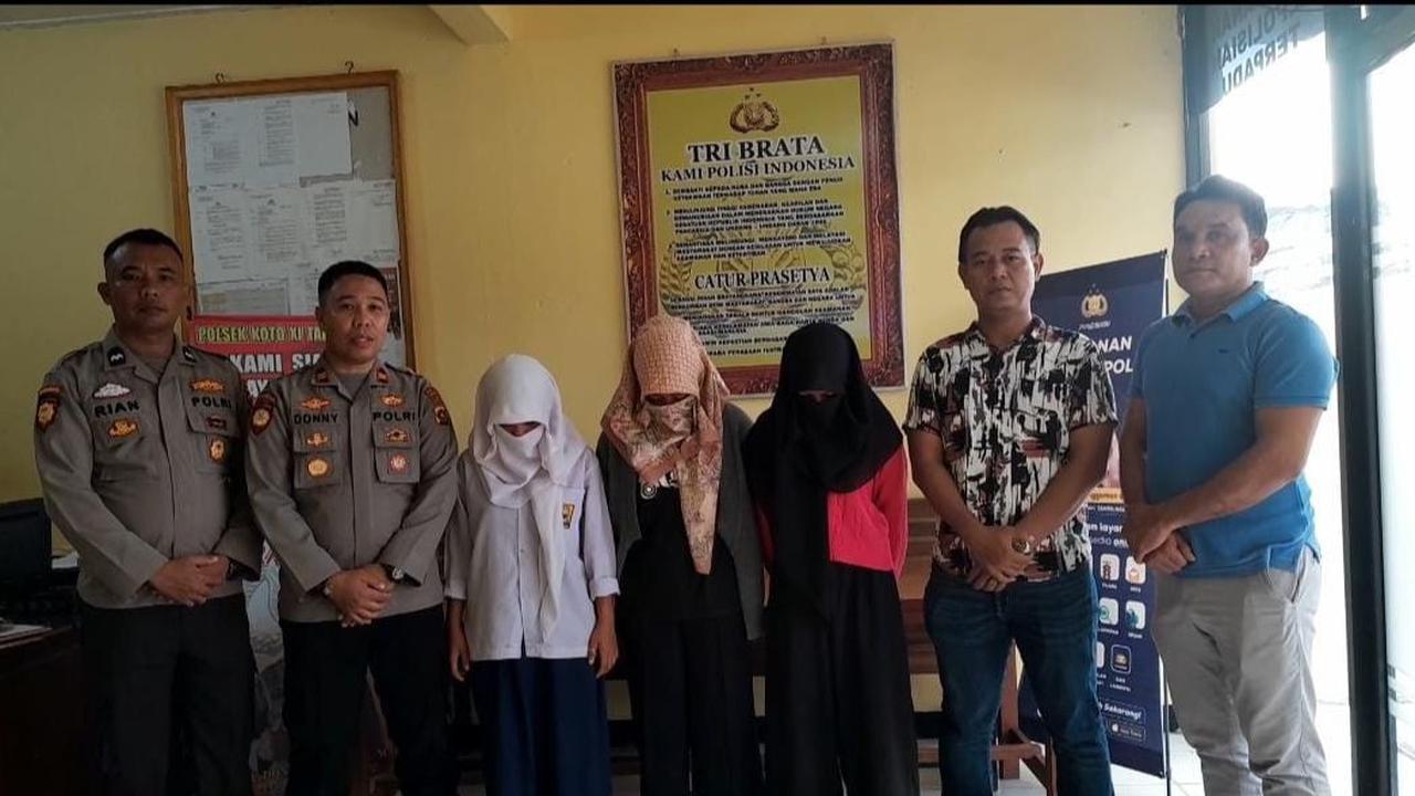 Kapolsek Koto XI Tarusan Iptu Donny Putra mengatakan, peristiwa itu terjadi di Kabupaten Pesisir Selatan pada Sabtu, (18/11).<br>
