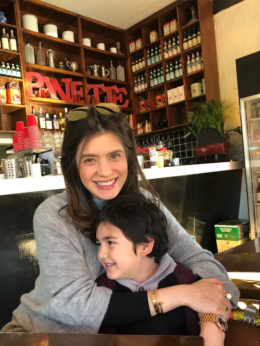 (Instagram/carissa_puteri)