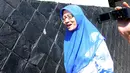 <p>Kedatangan Athiyyah Laila untuk menjenguk suaminya Anas Urbaningrum di Rumah Tahanan KPK. Jakarta (Liputan6.com/Faisal R Syam)</p>