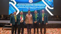 Menkes Budi Gunadi Sadikin hadir dalam pelantikan pengurus baru PB IDI, Sabtu (12/4). (Foto: Kemenkes)