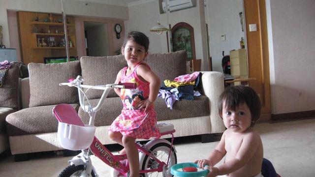 6 Potret Masa Kecil Sandrina Michelle dan Richelle, Bikin Gemas