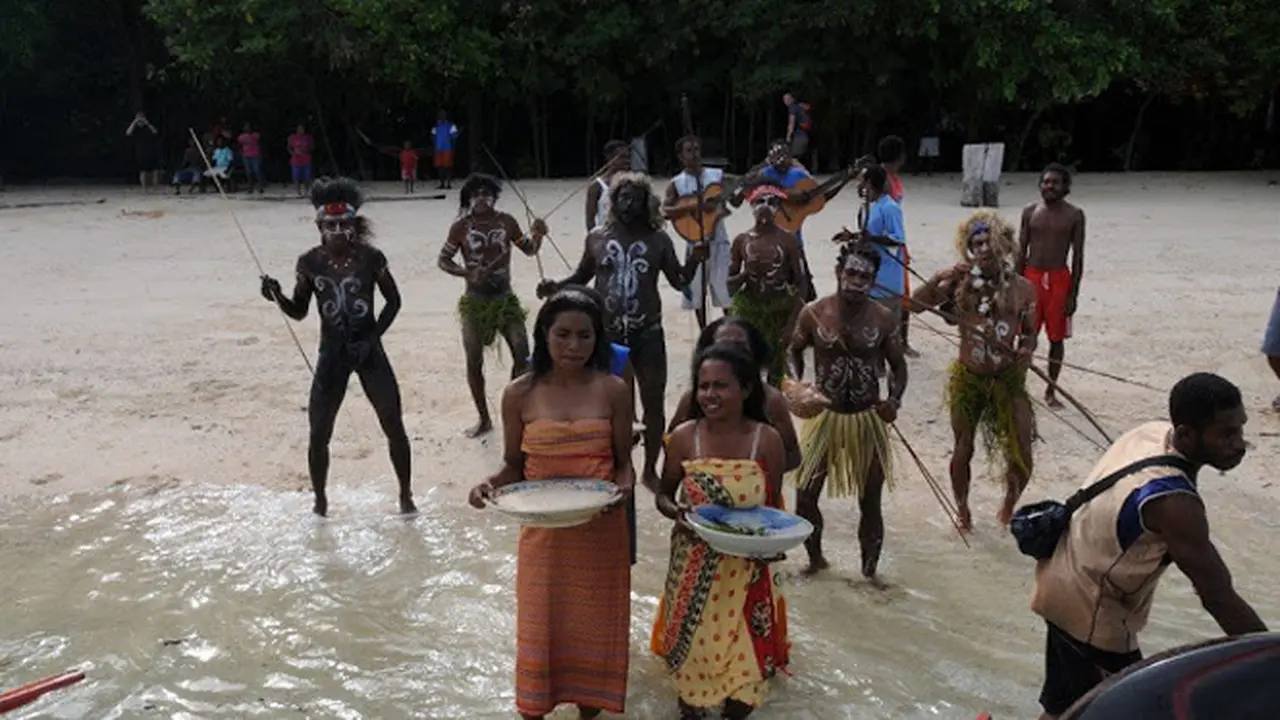 Pulau Ahe, Surga Tersembunyi di Timur Indonesia