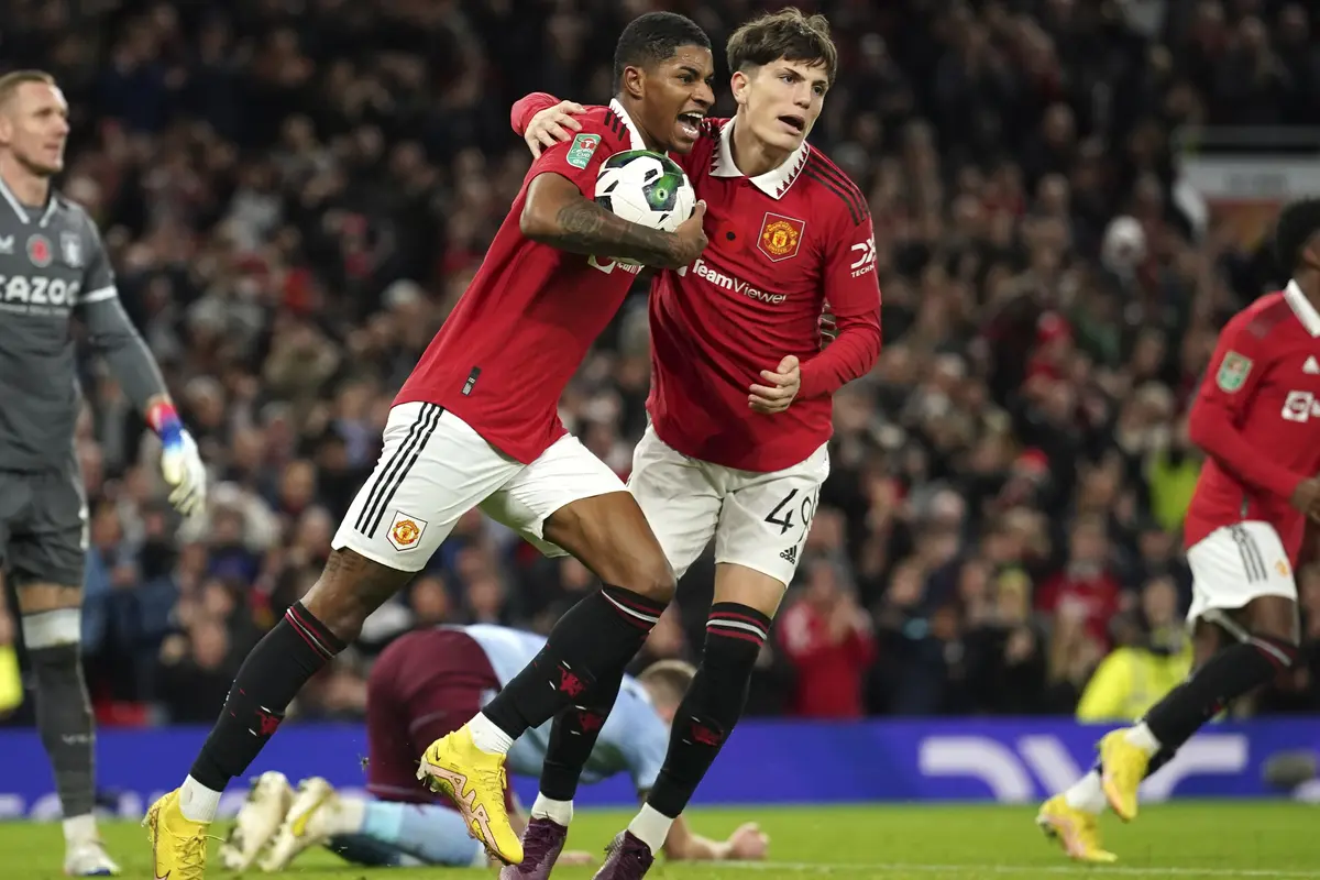 Manchester United Bungkam Aston Villa 4-2
