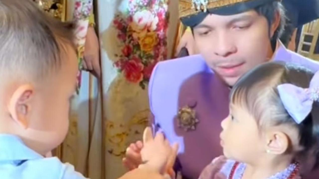 Potret Ameena dan Rayyanza langsung banjir komentar dari netizen. Mereka salfok dengan ucapan Ameena yang memanggil Rayyanza dengan sebutan 'Apung'.