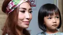 Aktris sekaligus presenter Ayu Dewi baru saja usai menjalani liburan bersama keluarganya ke negri Eropa. (Adrian Putra/Bintang.com)