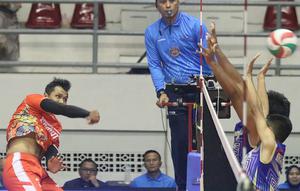 Samator mengalahkan Bharata Muda&nbsp;pada laga Grup B Piala Ketua Umum PP PBVSI 2025 di Padepokan Bola Voli Jenderal Polisi Kunarto, Sentul Bogor, Senin (10/11).&nbsp;(foto: PBVSI)