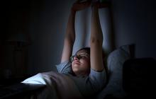Kenapa Gen Z Suka Begadang? Ternyata dari FOMO hingga Tekanan Sosial, Ini Alasan Lengkapnya