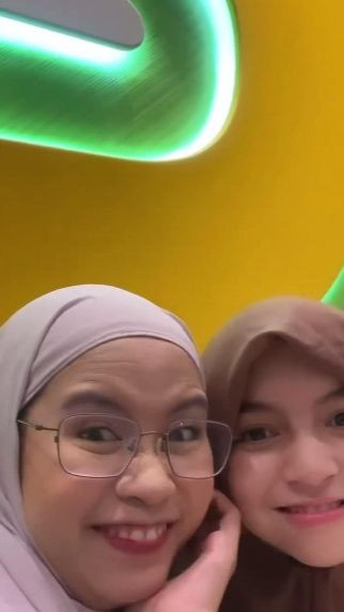 Tertawa dan Bahagia