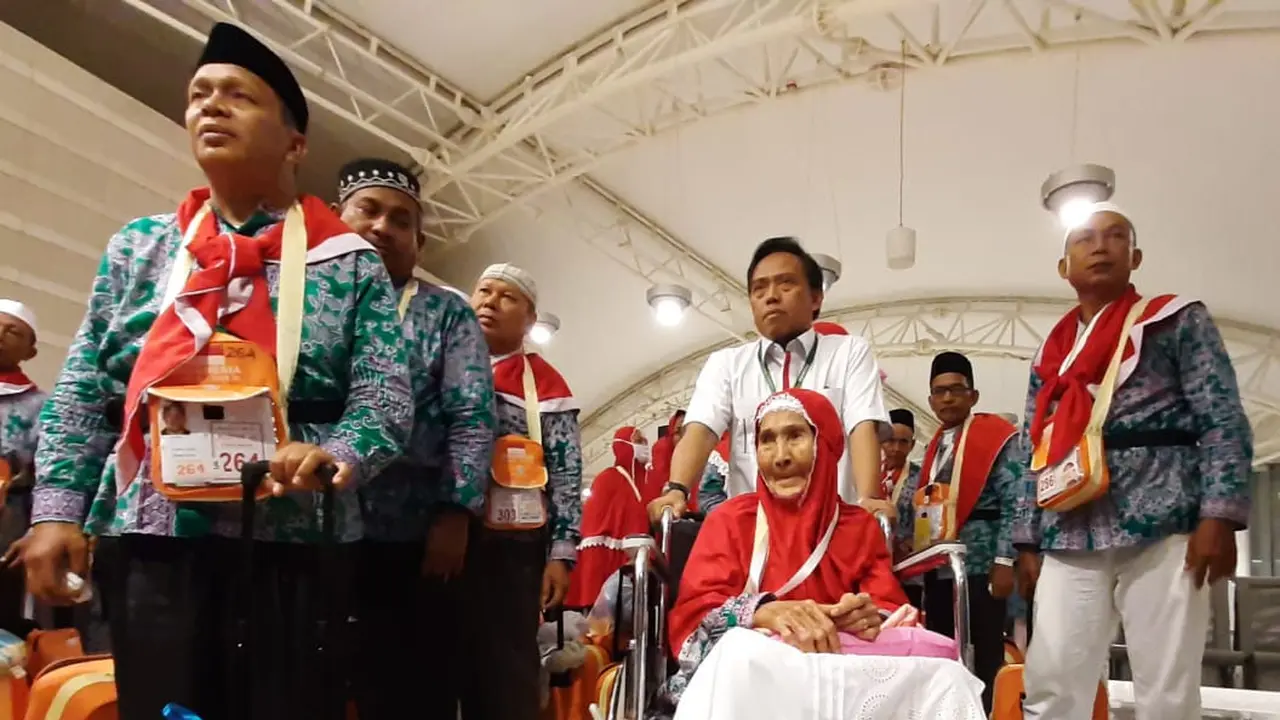 Jemaah Haji Indonesia Tiba di Bandara Prince Mohammed bin Abdul Aziz, Madinah.Foto: Darmawan/MCH