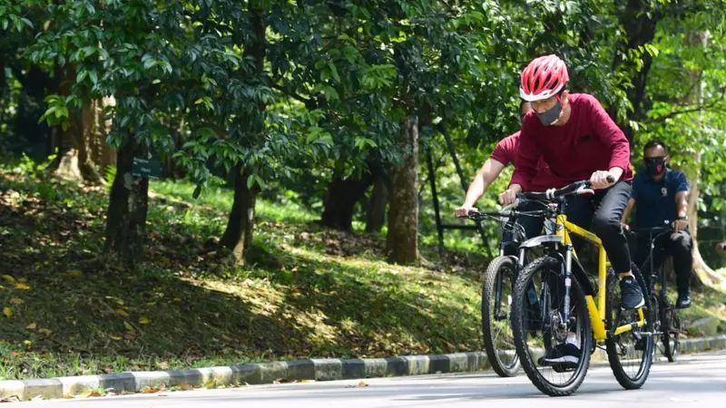 Presiden Joko Widodo (Jokowi) mengisi akhir pekannya pada Sabtu, 25 Juli 2020 dengan bersepeda. (Foto: Dok Sekretariat Presiden)