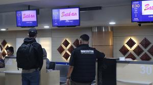 Bule Australia Mesum di Pekarangan Warga Dideportasi 10 Tahun