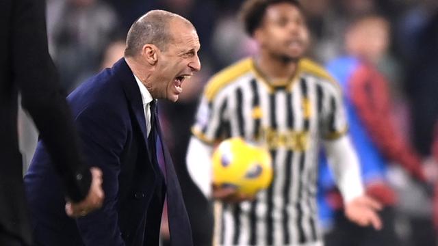 Foto: Kesalnya Massimiliano Allegri Melihat Anak Asuhnya Dipermalukan Udinese, Juventus Semakin Sulit Kejar Inter Milan