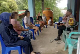 Polsek Alak saat mendatangi lokasi penganiayaan (Liputan6.com/Ola Keda)