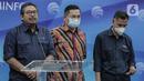 Direktur Jenderal SDPPI Kemenkominfo Ismail (kiri) saat konferensi pers terkait penerapan analog switch off (ASO) wilayah Jabodetabek di Gedung Kemenkominfo, Jakarta, Rabu (5/10/2022). Hal tersebut berdasarkan surat dari Asosiasi Televisi Swasta Indonesia (ATVSI) pada 28 September 2022 yang mengajukan permohonan agar penerapan ASO Jabodetabek tanggal 5 Oktober 2022 diundur. (Liputan6.com/Johan Tallo)