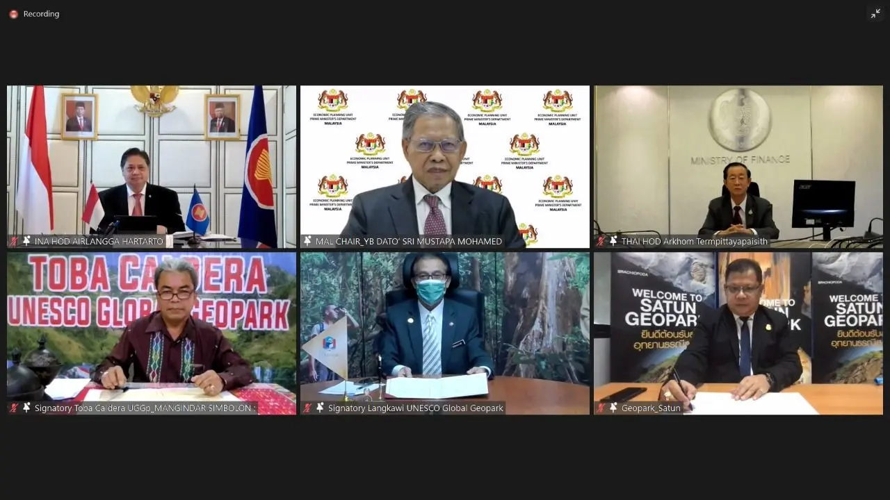 Menko Perekonomian Airlangga Hartarto Pertemuan Tingkat Menteri IMT-GT ke-27 yang digelar secara virtual pada Jumat (6/8/2021), di Jakarta.