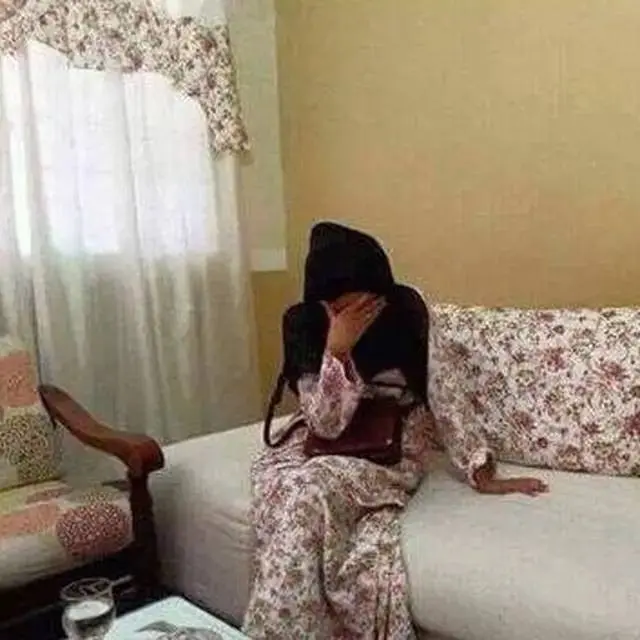 8 Potret Outfit Nyeleneh Lebaran yang Malah Bikin Malu Ini Kocak