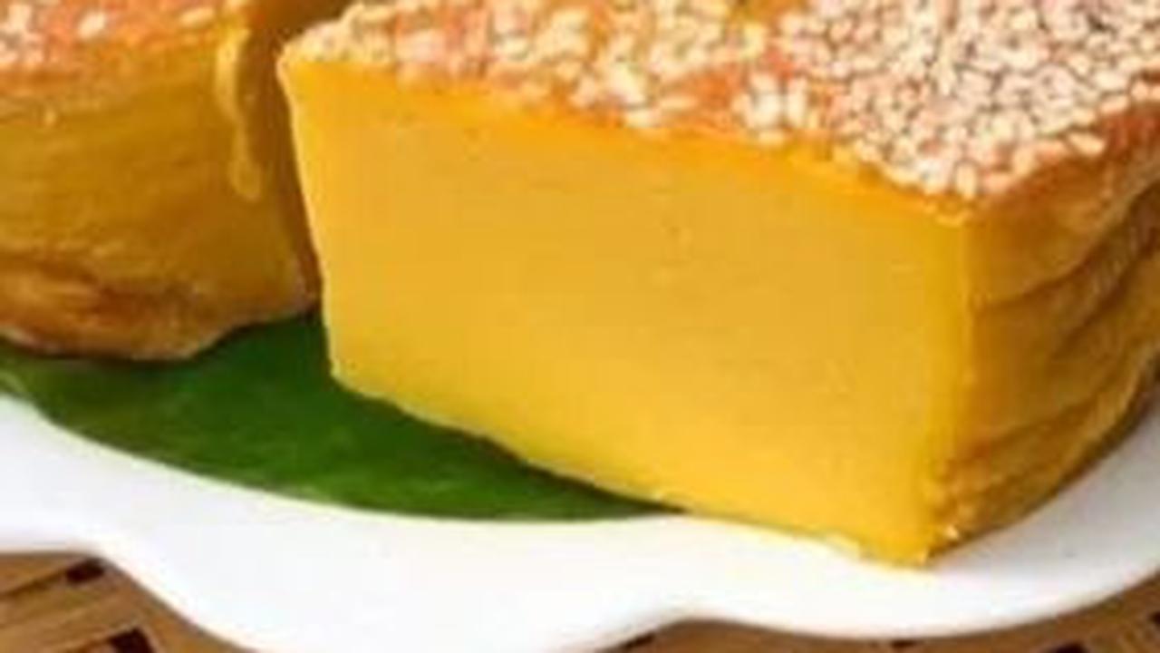 <b>1. Bingka Kentang Khas Banjar</b>
