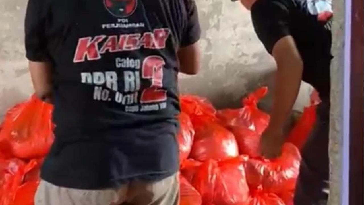 Anggota DPR RI Kaisar KKSP Dirikan Posko Bantuan di Lokasi Longsor Cilacap & Tinjau Langsung Korban